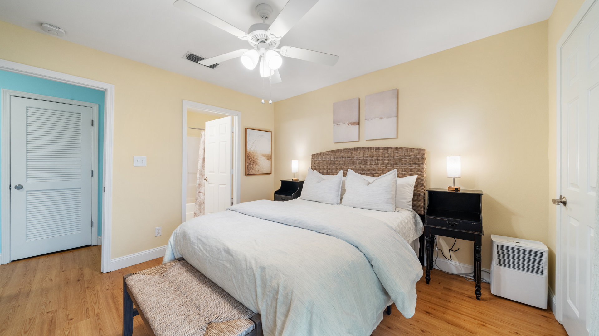 Sand Dunes Room (3rd Floor)