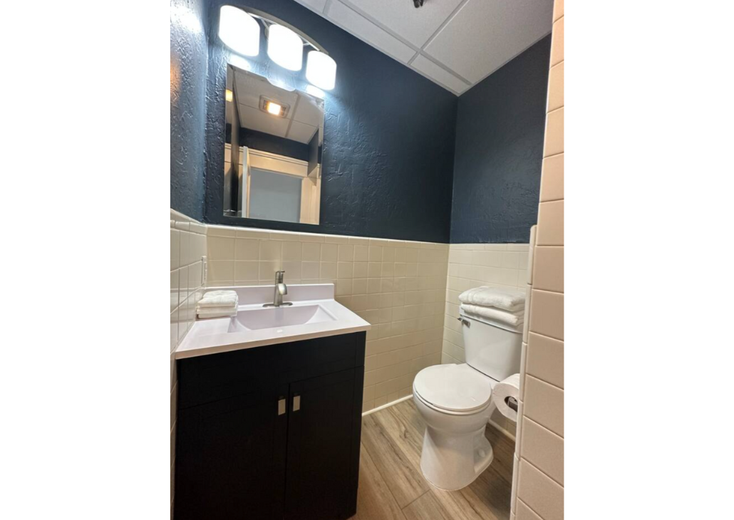 Closer look into the bathroom.