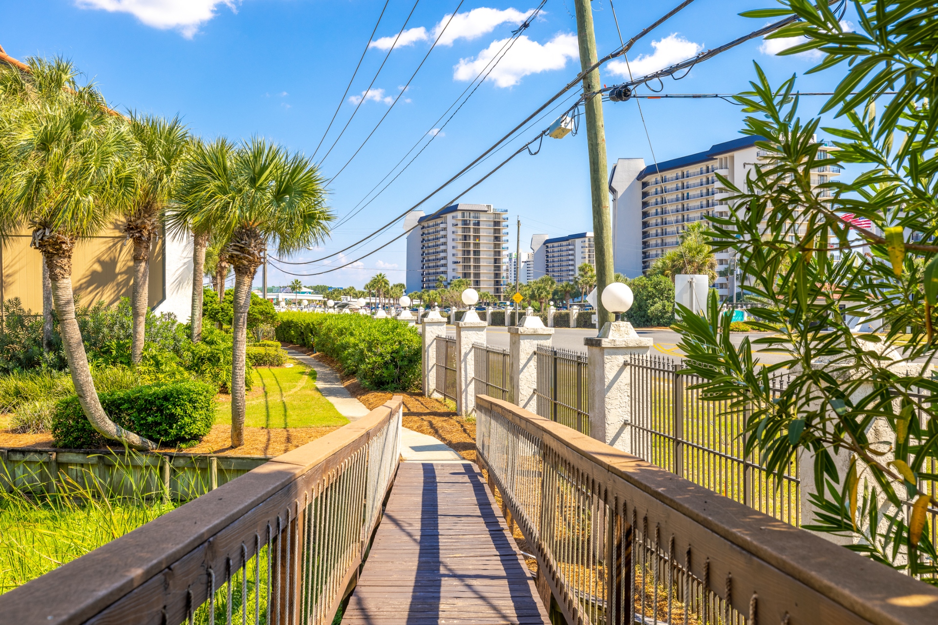 Beach access walkway