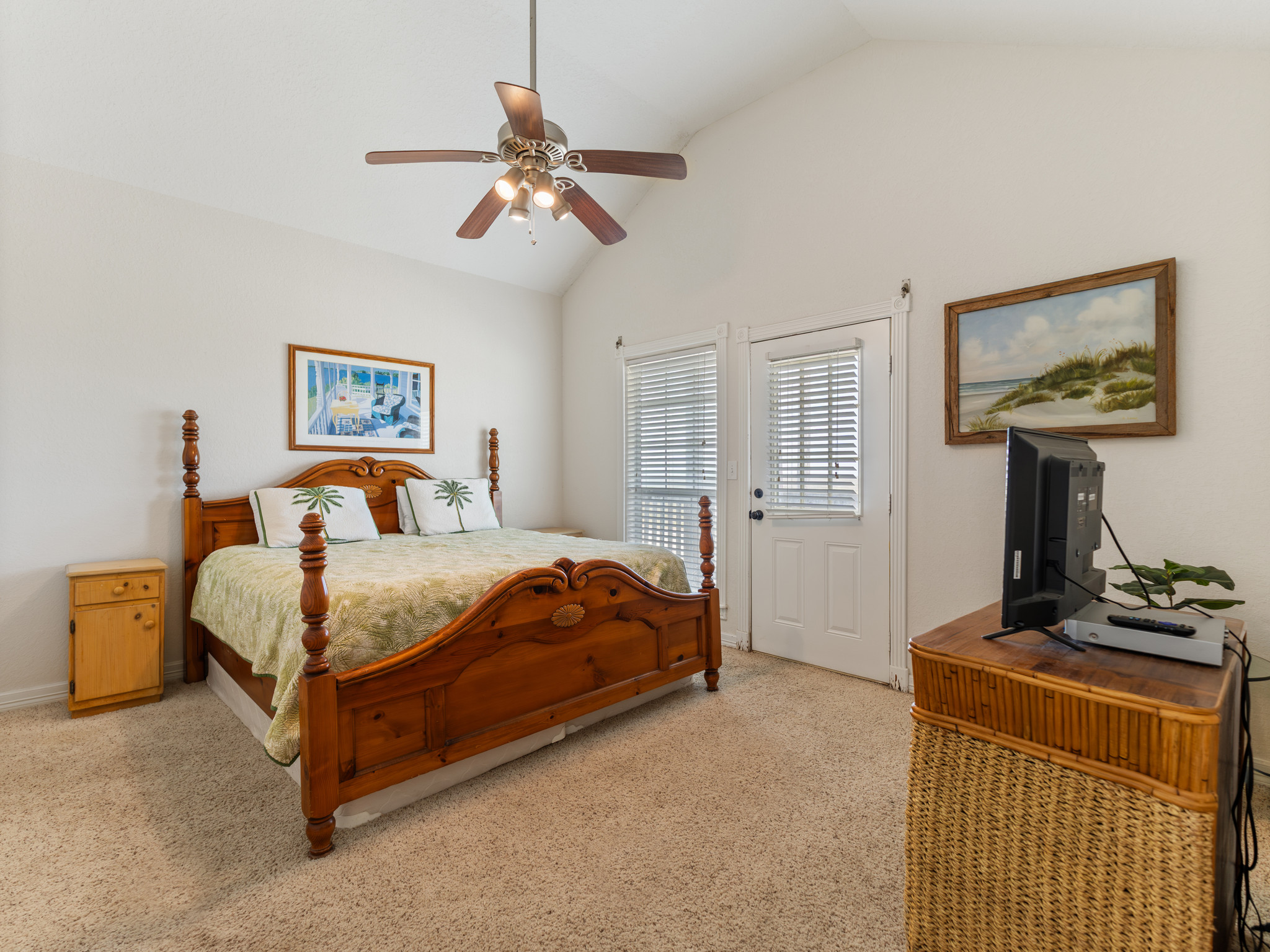 Bedroom 2 with king size bed