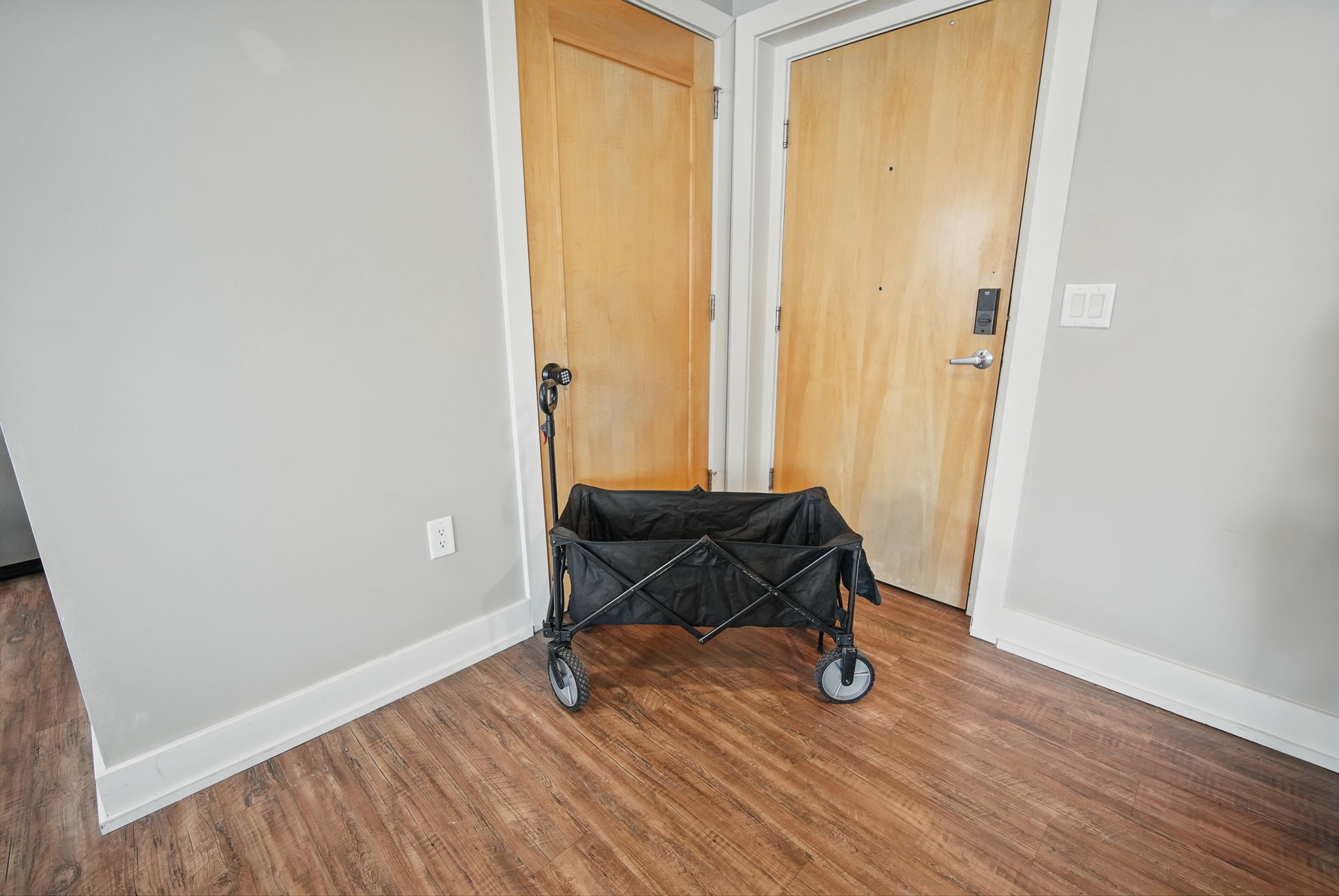 Skip the heavy lifting—this collapsible wagon is perfect for groceries, bags, or gear. Conveniently placed by the entry for easy grab-and-go access during your stay.