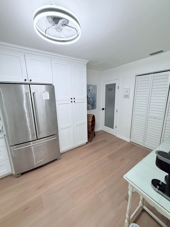 Kitchen / Laundry