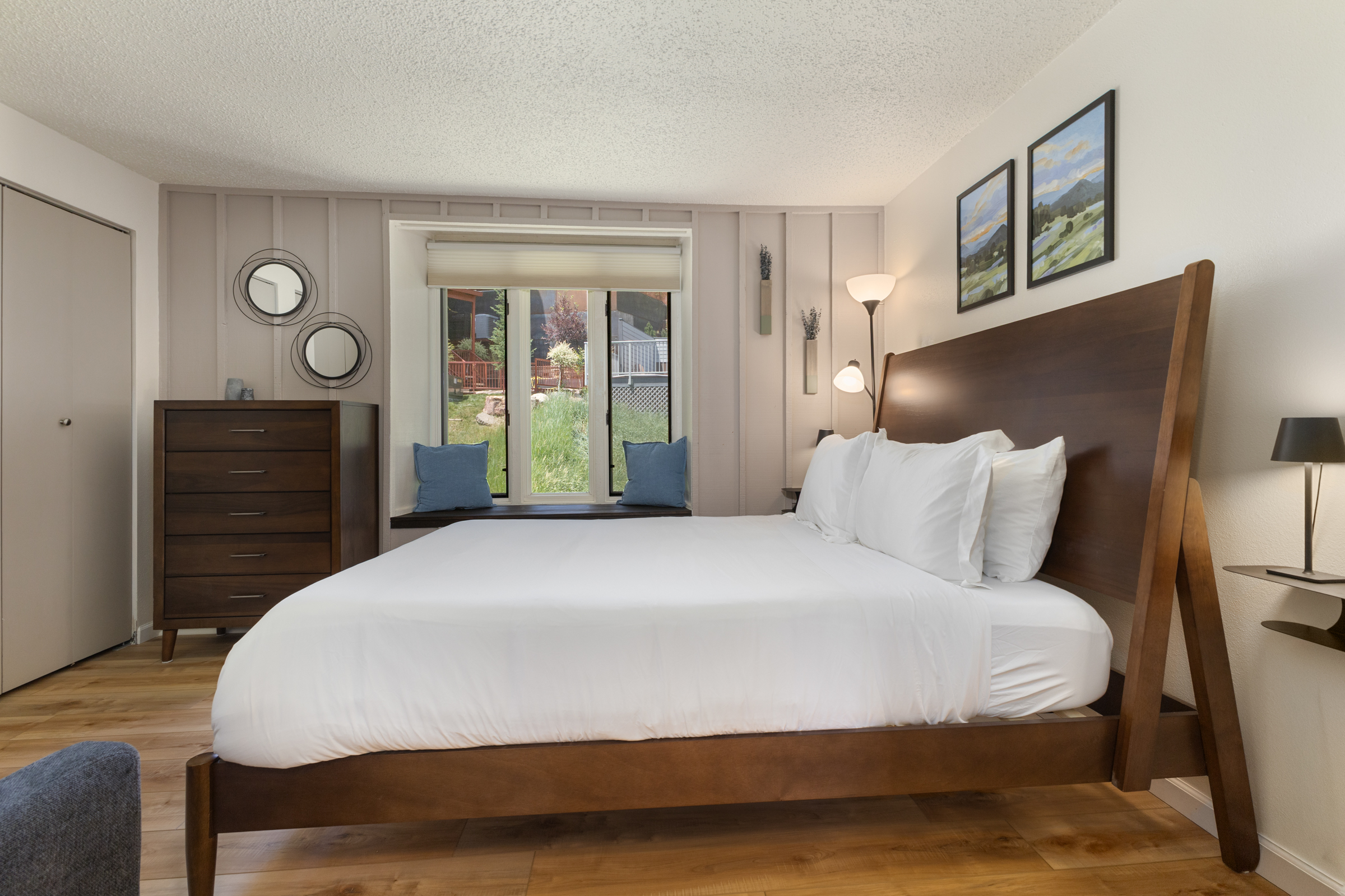 Upper Level Ensuite Bedroom 1 | Queensize Bed
