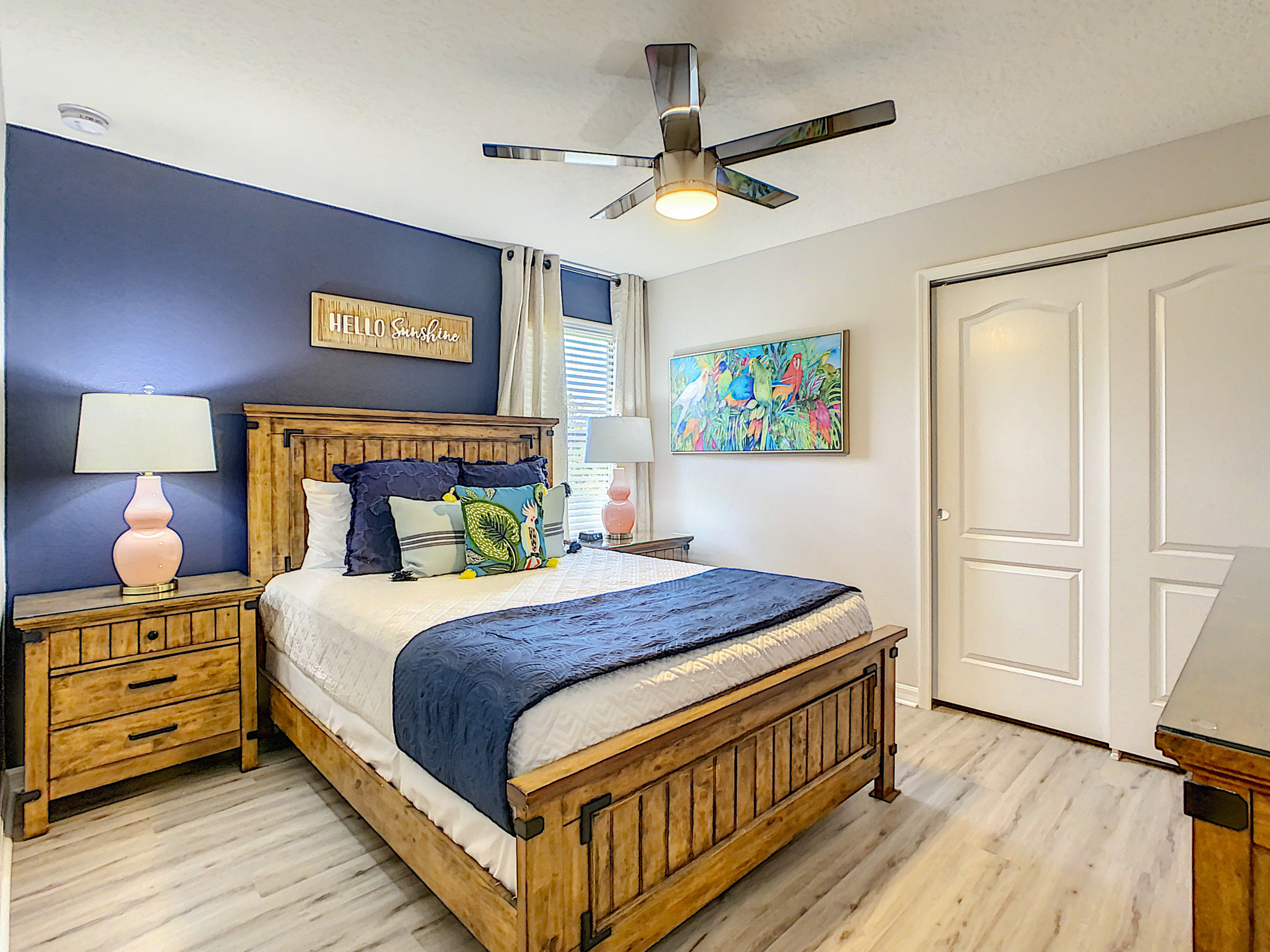 Bedroom 6 - 2nd Floor - Queen