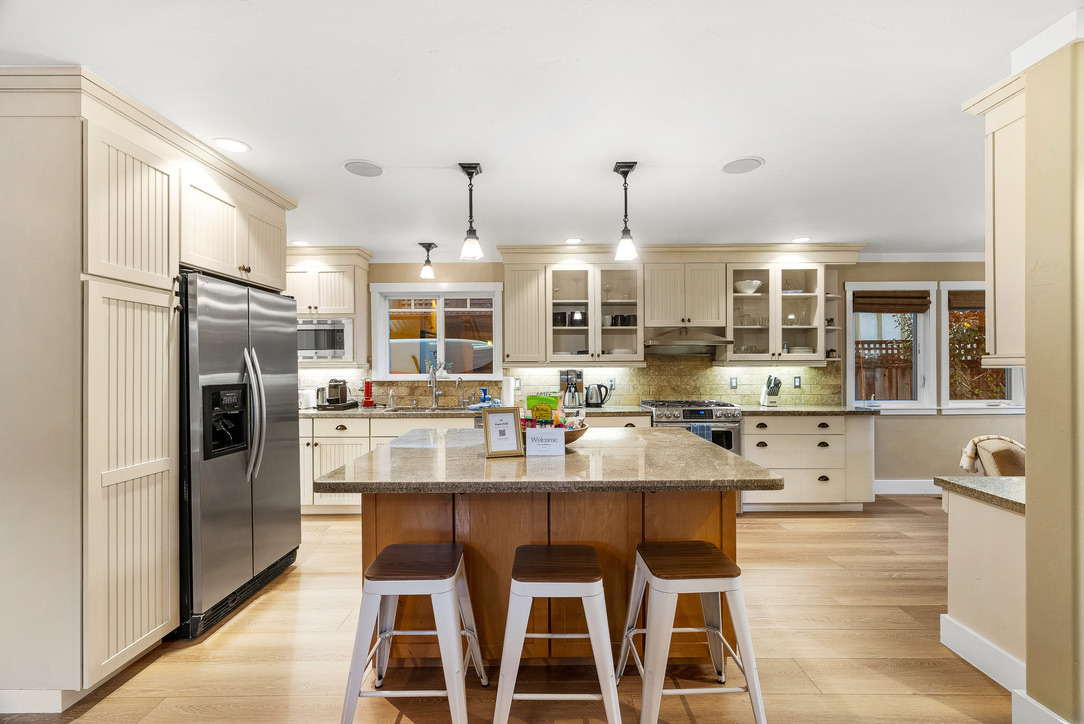 Kitchen island