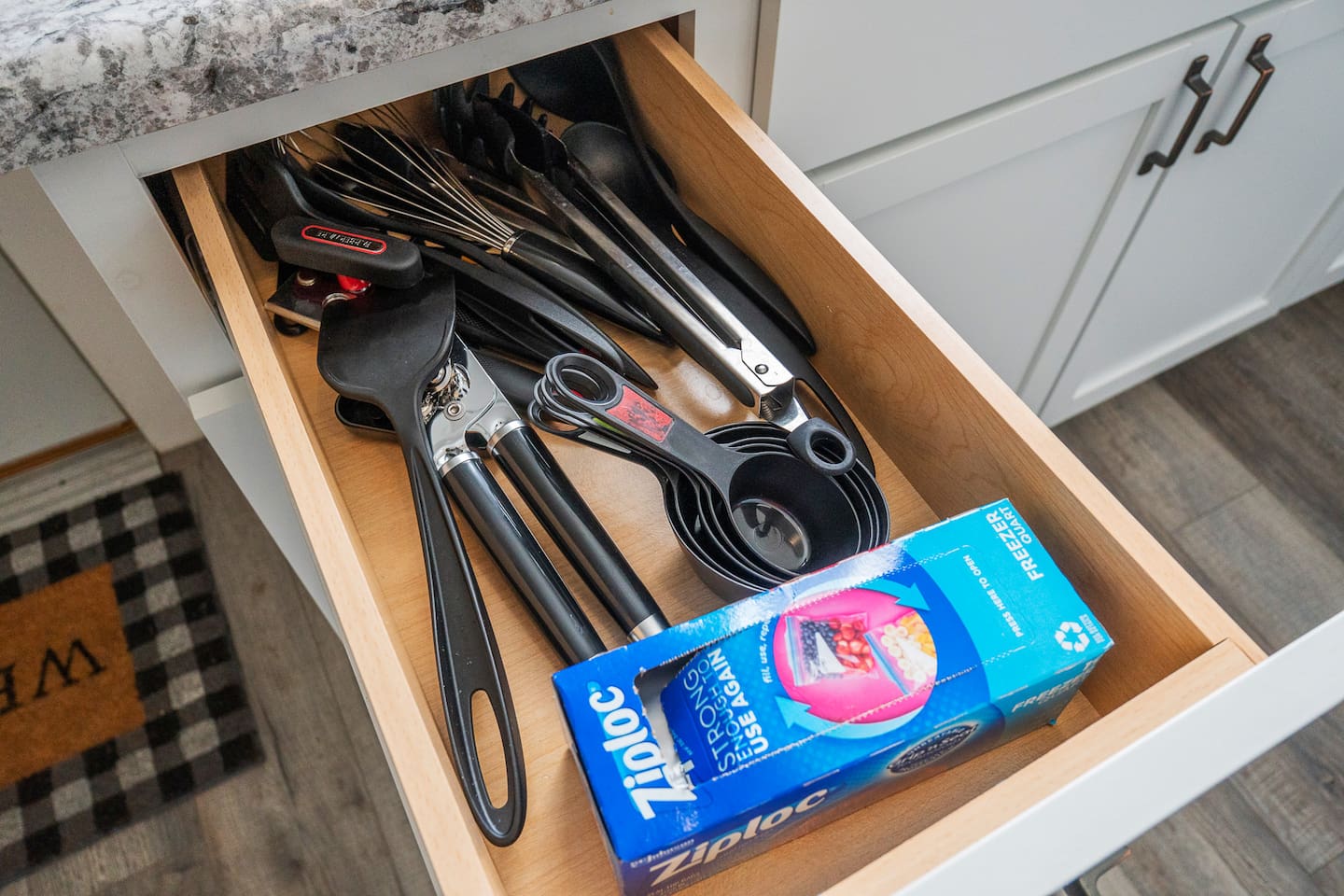 Kitchen From spatulas to serving spoons, the kitchen is equipped with all essential utensils.
