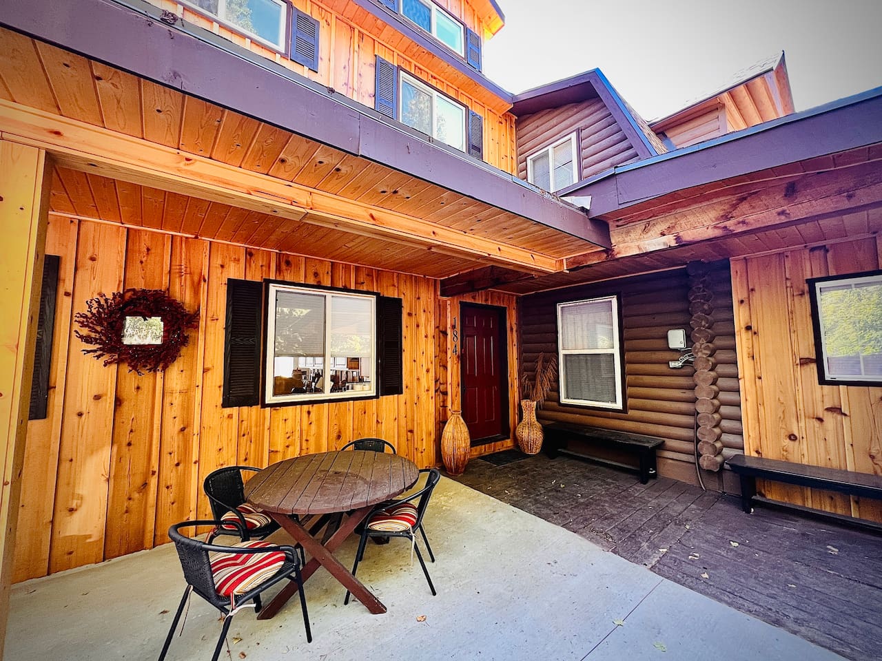 Mama Bear Cabin is a full log with Cedar Siding cabin.