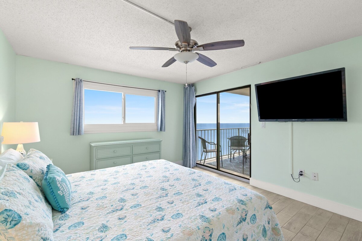King Bed with a view