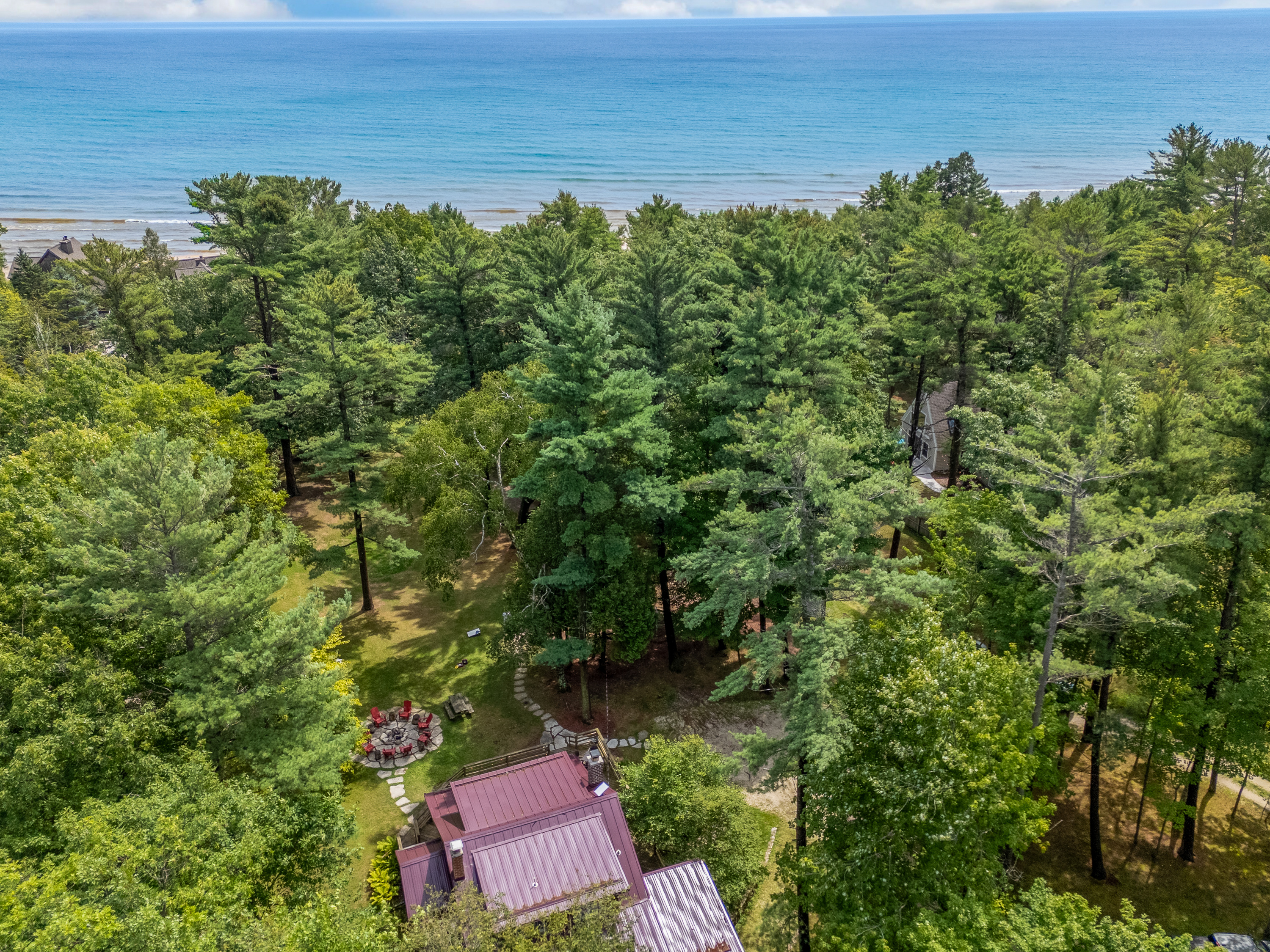 Woods or Lake, you don't have to choose when you book Nelly's Place-you get both!