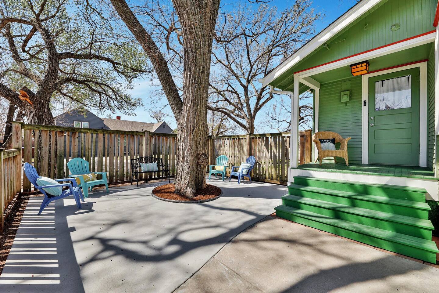 Back courtyard for more outdoor seating.