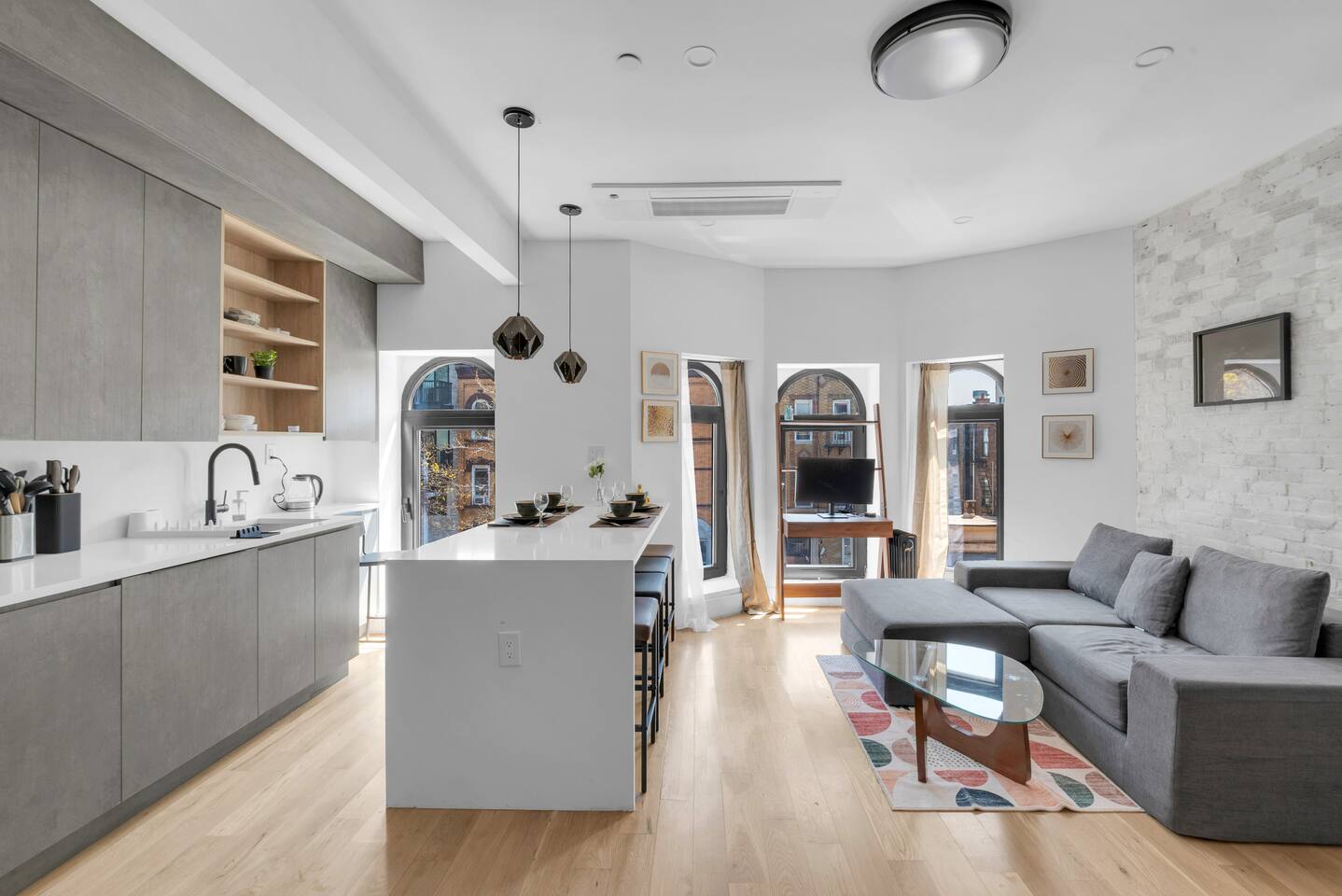 Bright Modern Retreat With Balcony - Queens, NY
