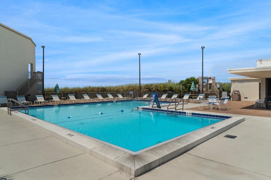 Large pool for guests to enjoy