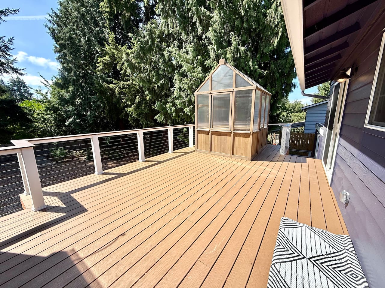 Upper level deck