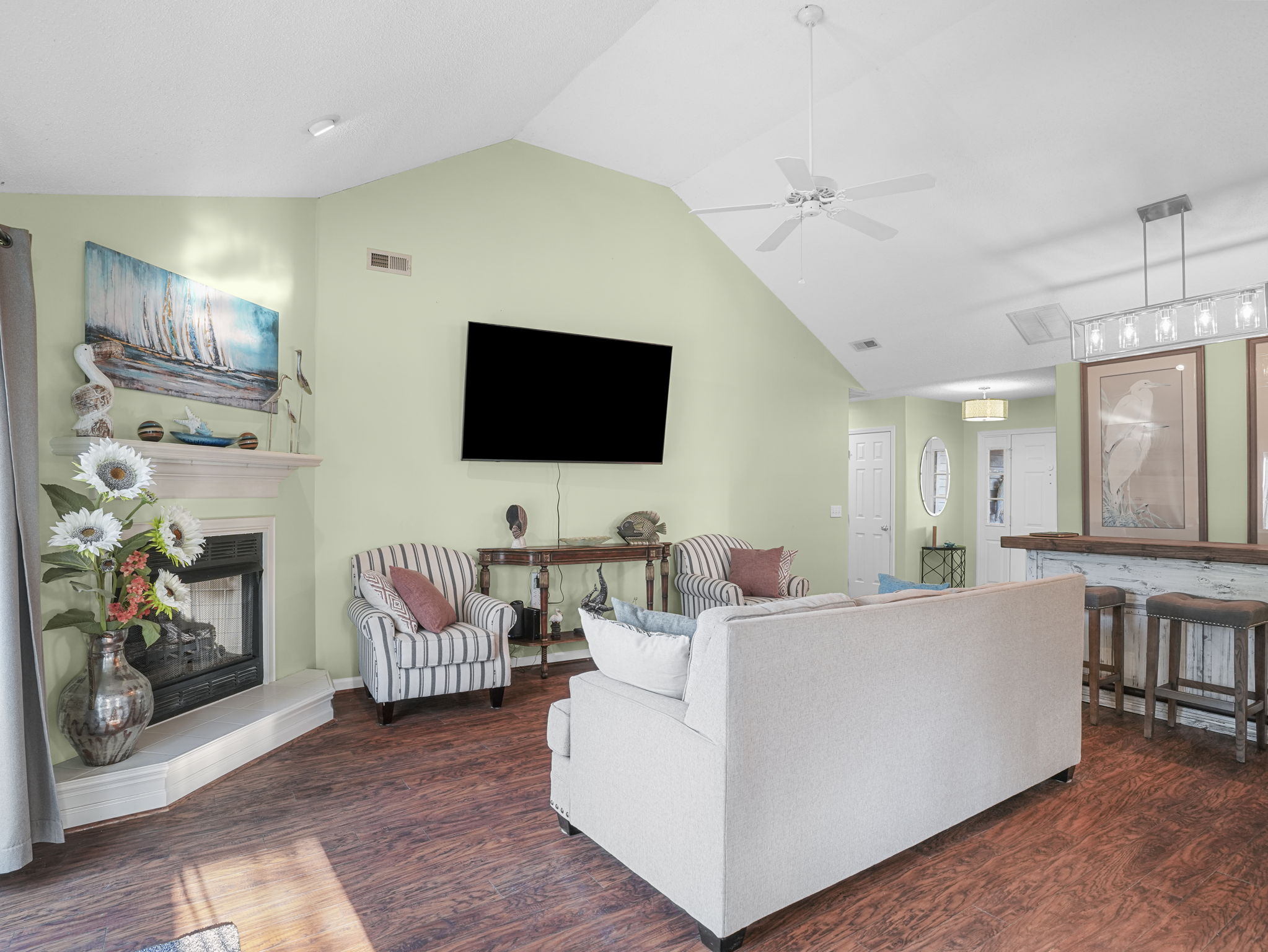 Great Room, Seating Area, TV