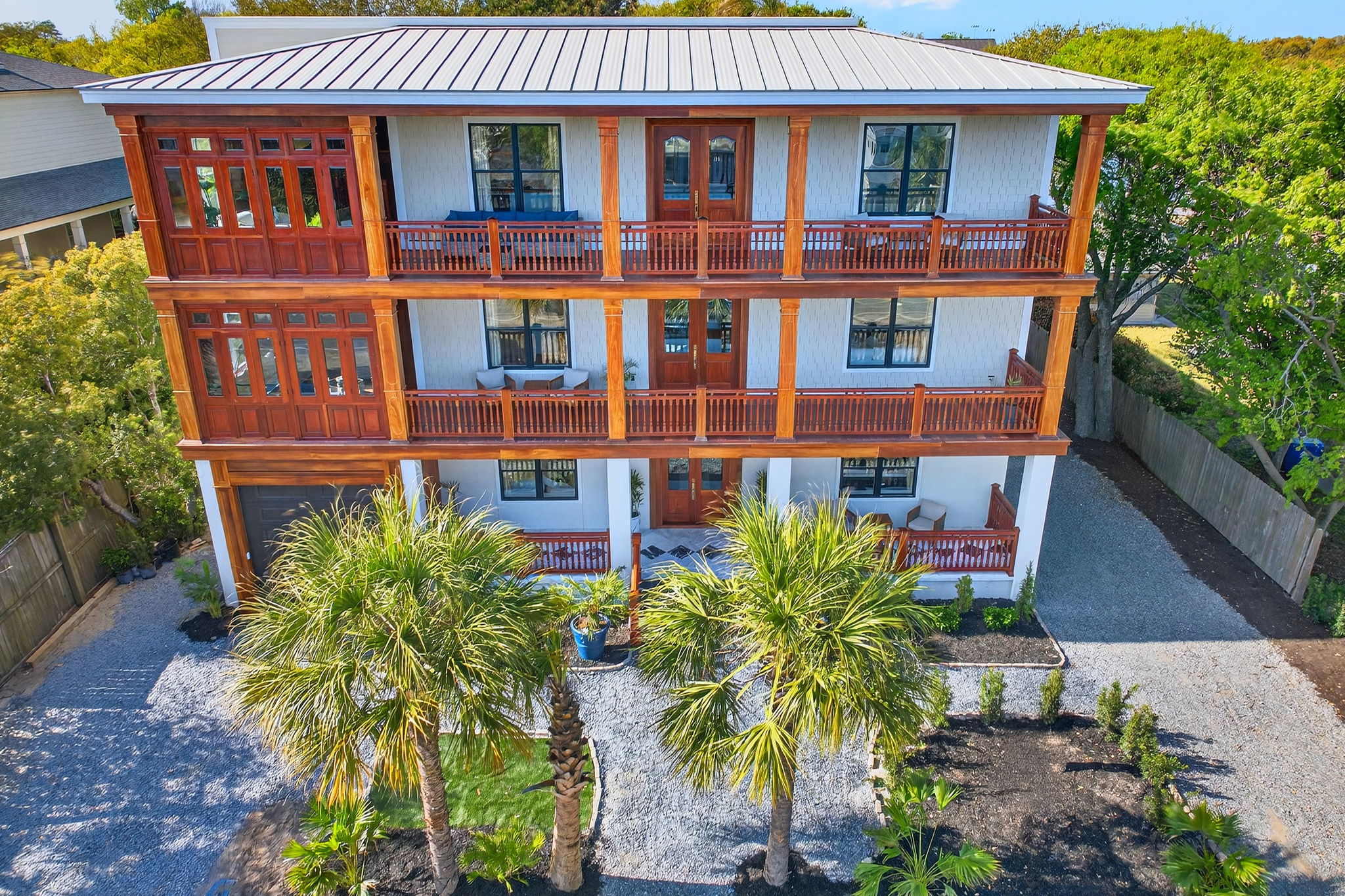Front of Home | Rosewood Retreat | 2605 Palm Blvd, Isle of Palms, SC | IOP Escapes