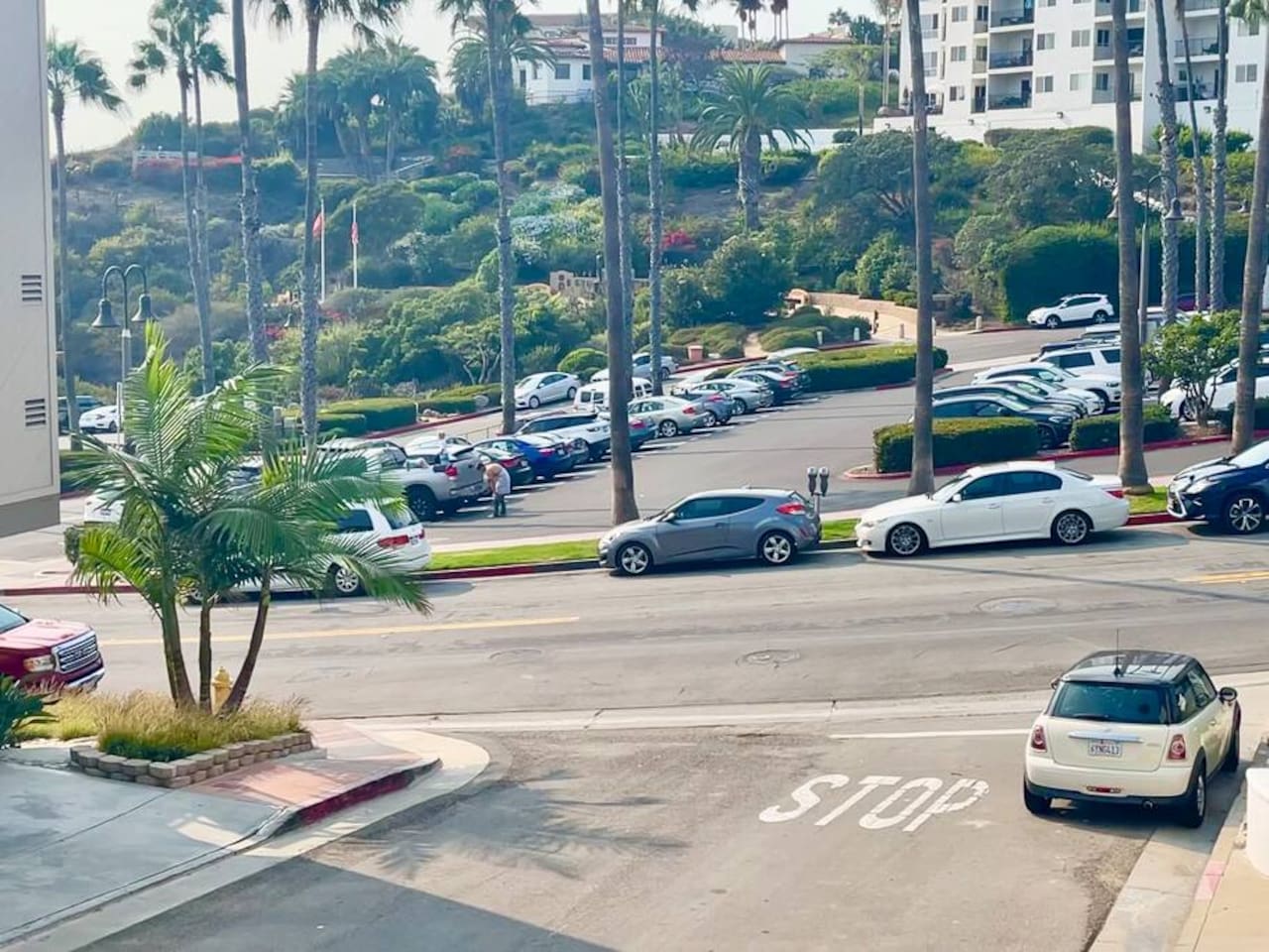 Balcony view north.  Great people watching and definitely feel like you're at the beach.