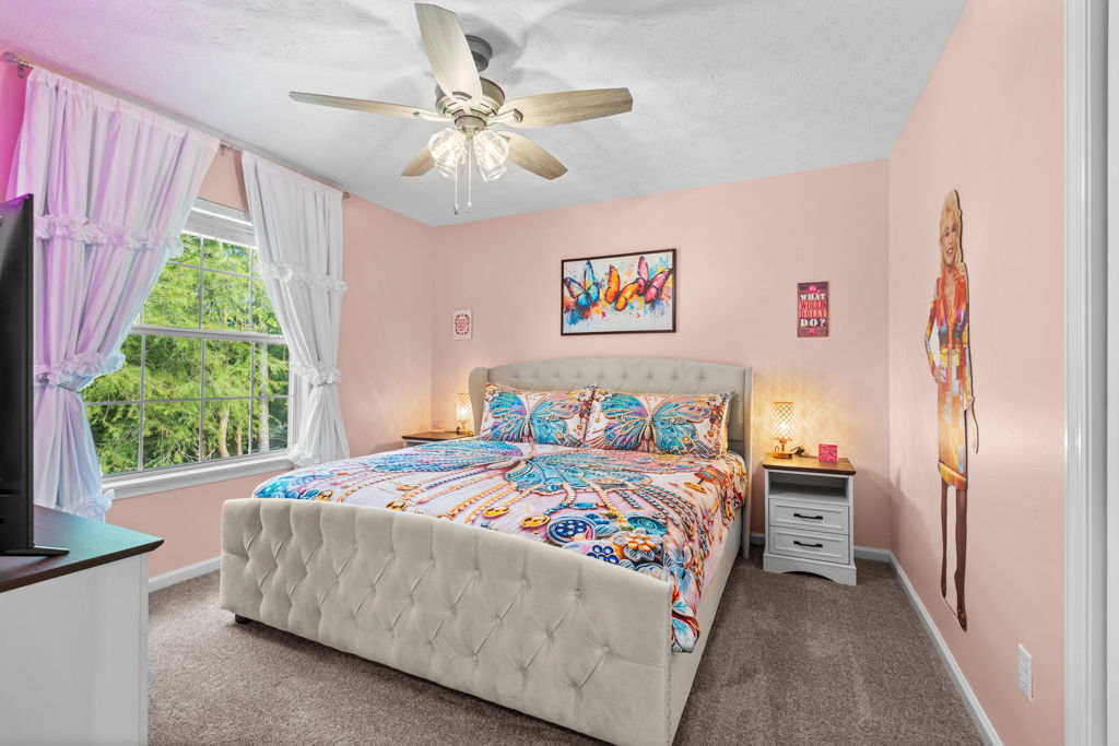 Dolly Room-Upstairs King Bedroom