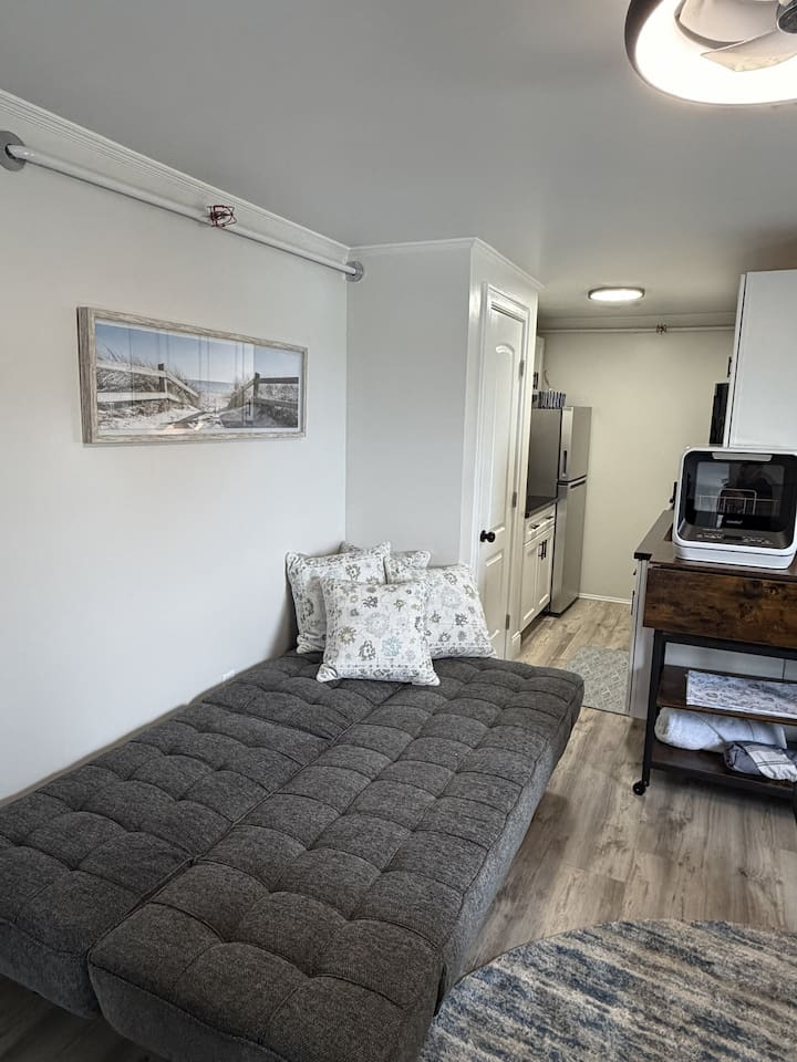 Queen Bed, Room Darkening Shades
