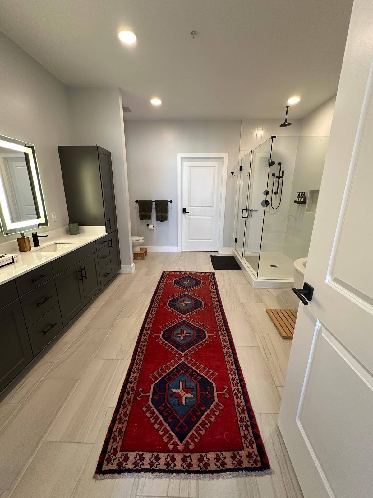 Main  Bedroom Bath