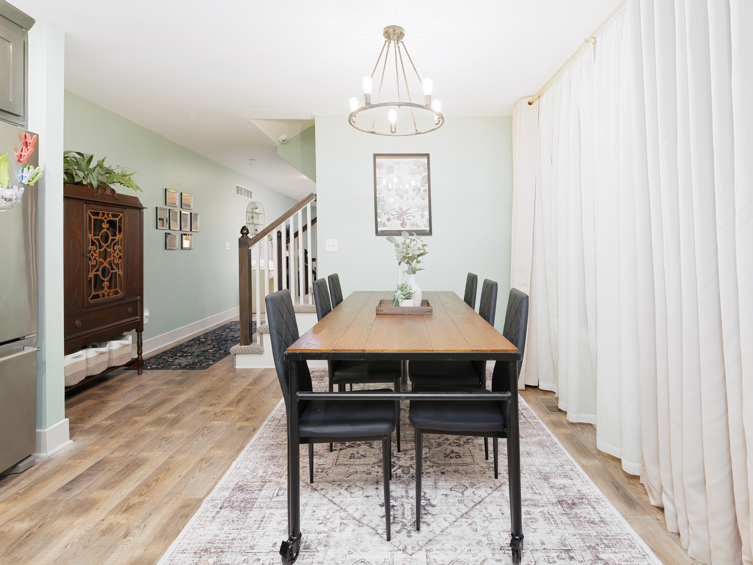 Casual dining area conveniently positioned off the kitchen, creating an easy flow for everyday meals and entertaining.