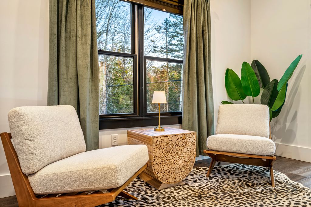 A quiet corner made for slow mornings and soft light. ☕✨ Curl up with coffee, conversation, or the view — serenity is part of the stay at Sunday Basecamp.