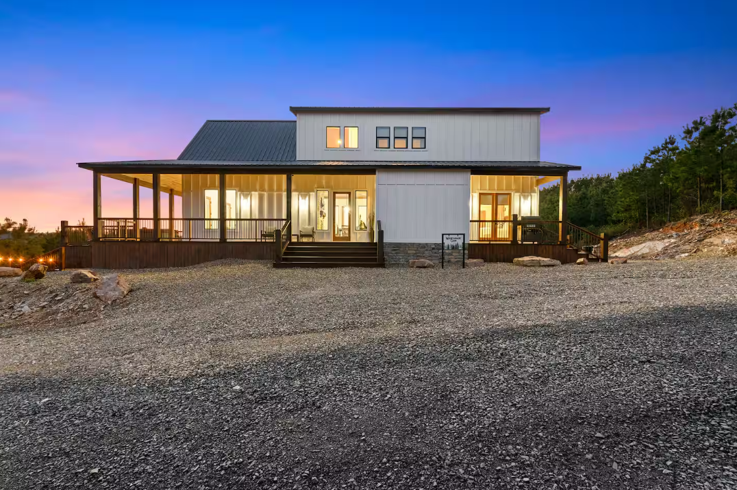 Enjoy the views from this cabin!
