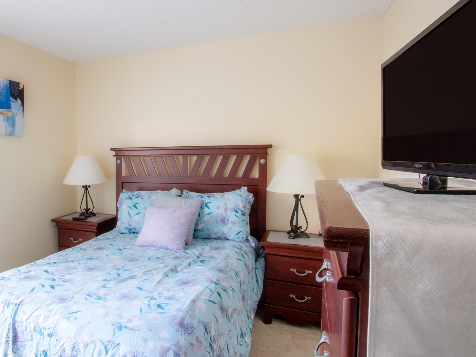 Queen Bed with ensuite Bath, TV in every bedroom!