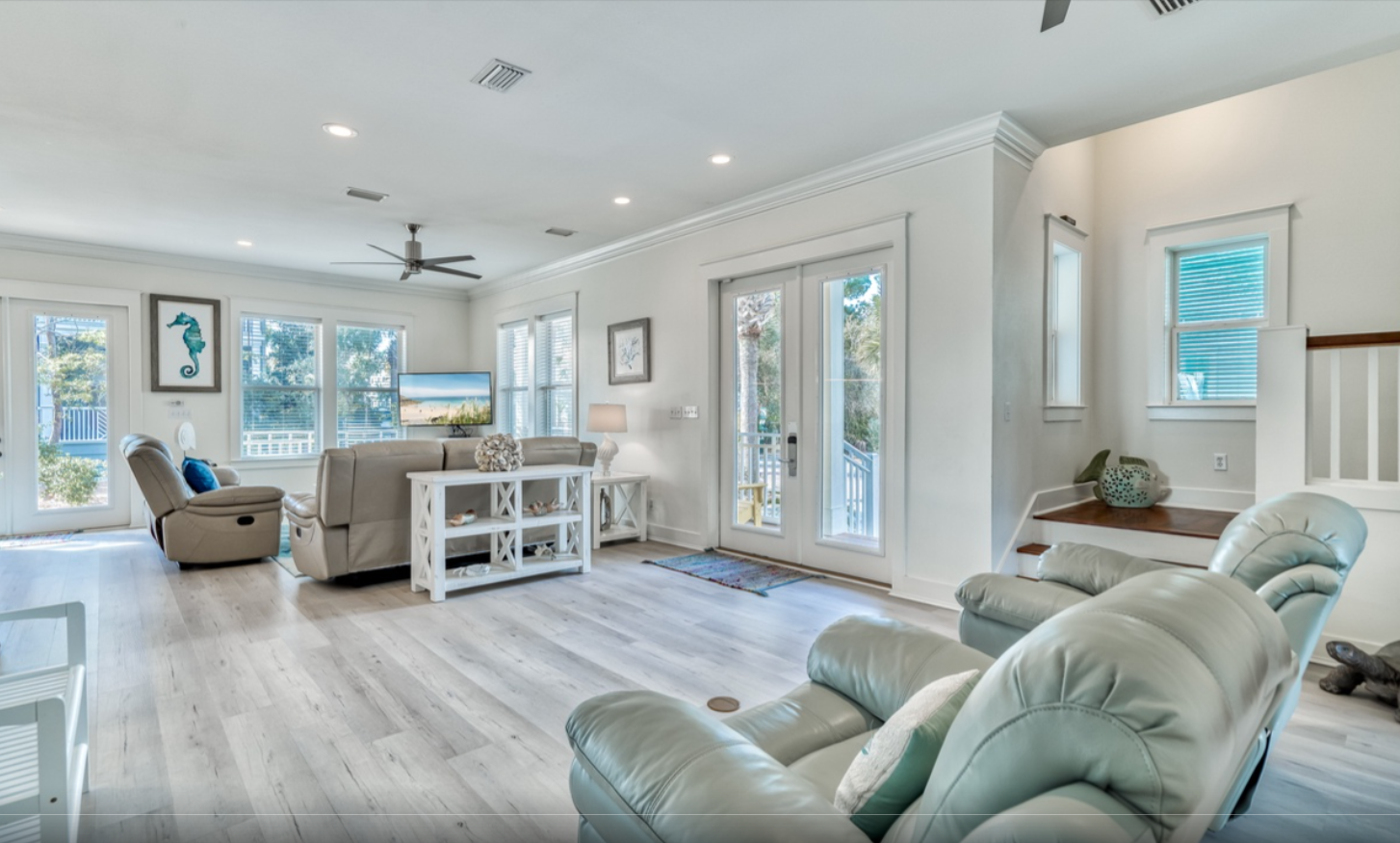 Living Room with plenty of seating for large groups