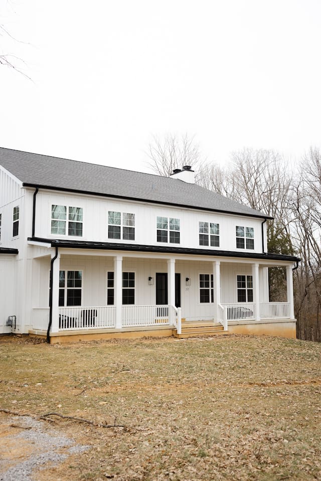 The home sits on 22 acres of land, nestled right alongside Floyd's Fork Creek. Enjoy a spacious open backyard, gorgeous wooded trails, open fields, and creek access. 