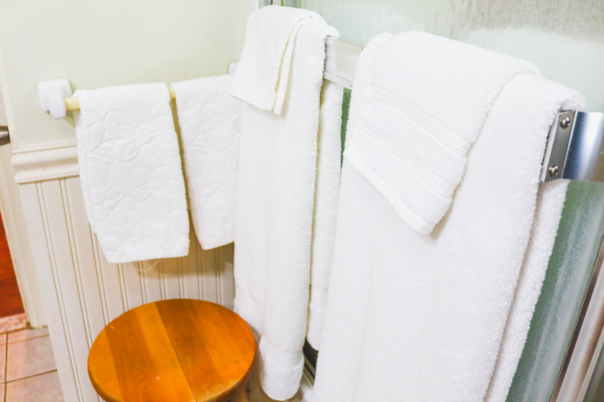 Full bathroom with all essentials