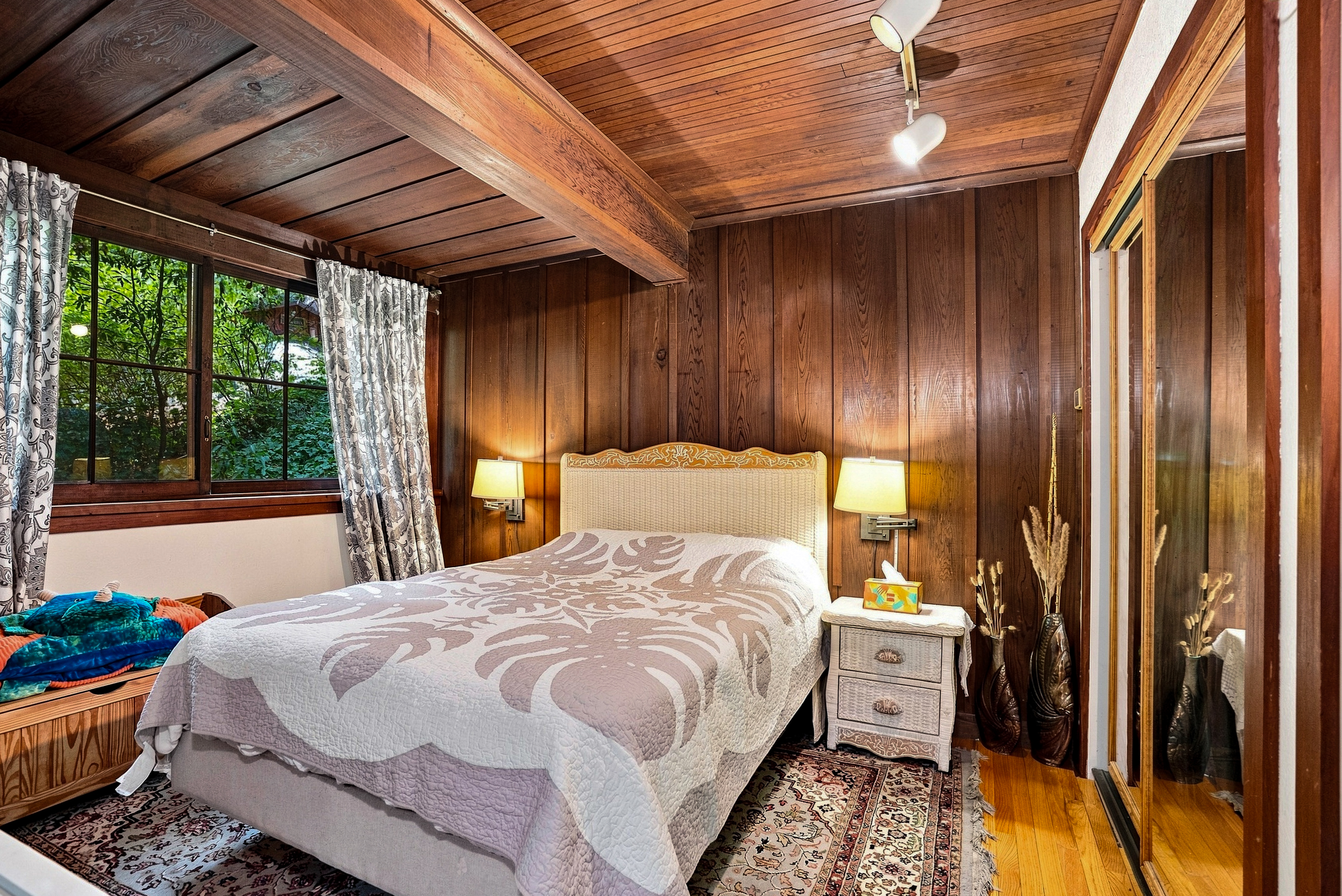Bedroom 2 with Queen Size Bed