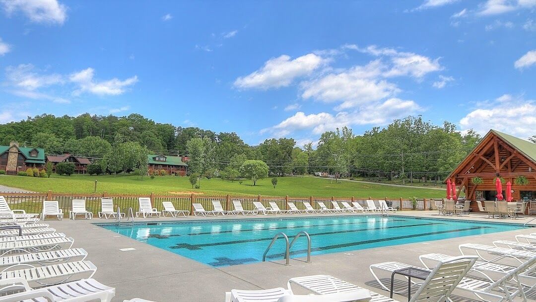 Guests have access to local pool 2 miles awayduring summer months located a short 5 minute drive away (2 miles)