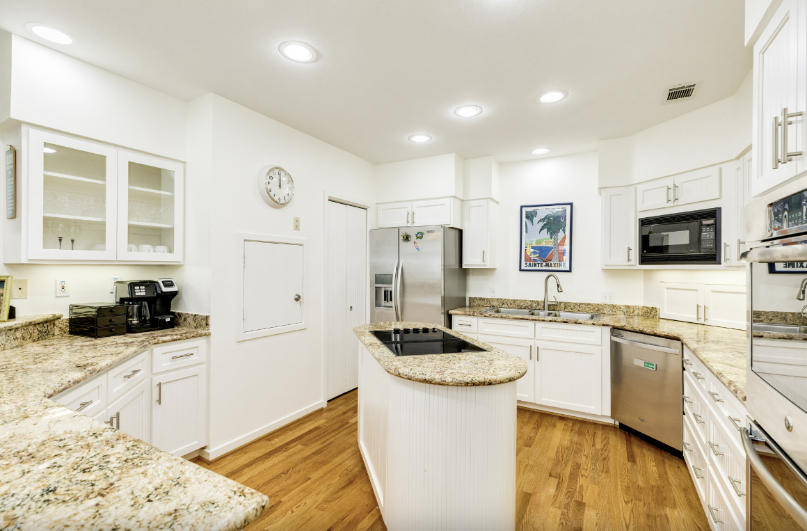 0bb85dca523d465582f44eac50a42c85 | Beachhouse | Texas | TX | Vacation Homes | Galveston | Crystal Beach | Kokomo | Breezy Days | Beachfront Elegance | Sunrise Serenity | Southern Sands Property Management, LLC