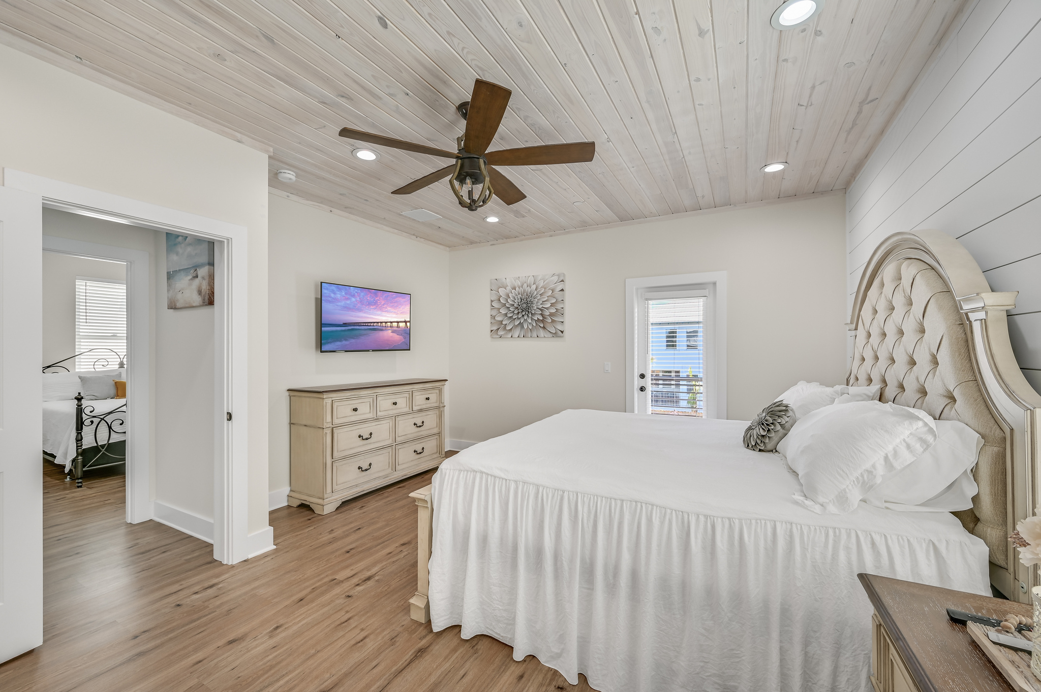 King Suite #5 (second floor)