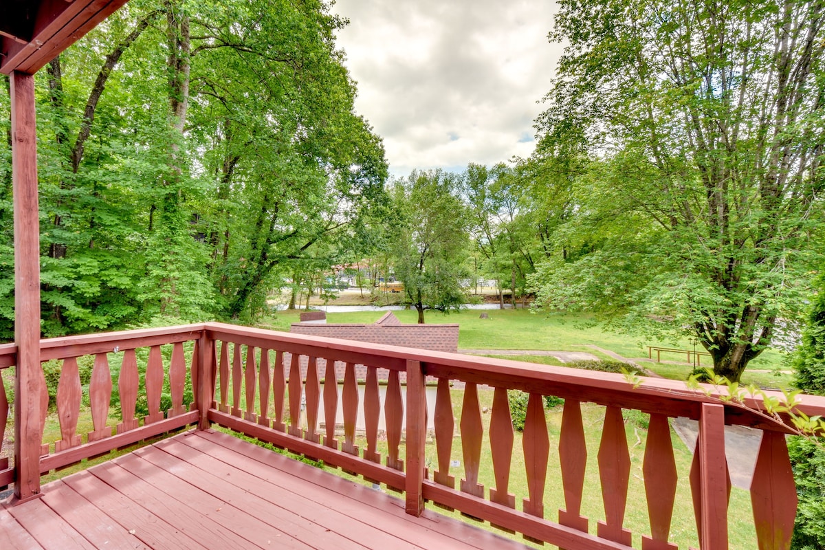 4 bedrooms, Walking distance DT Helen + Hot Tub + 2 King + River Access 5