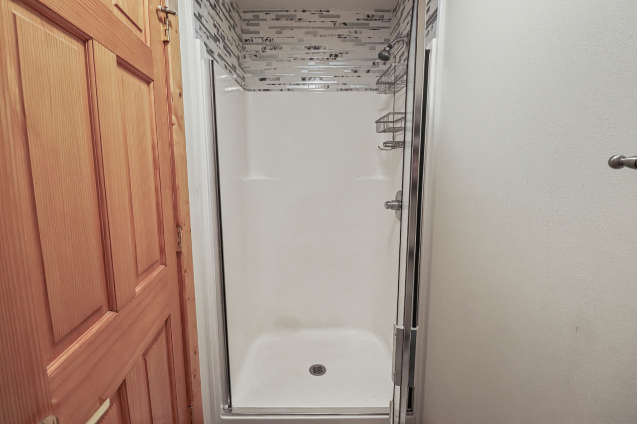 Primary Tdoilet and Shower