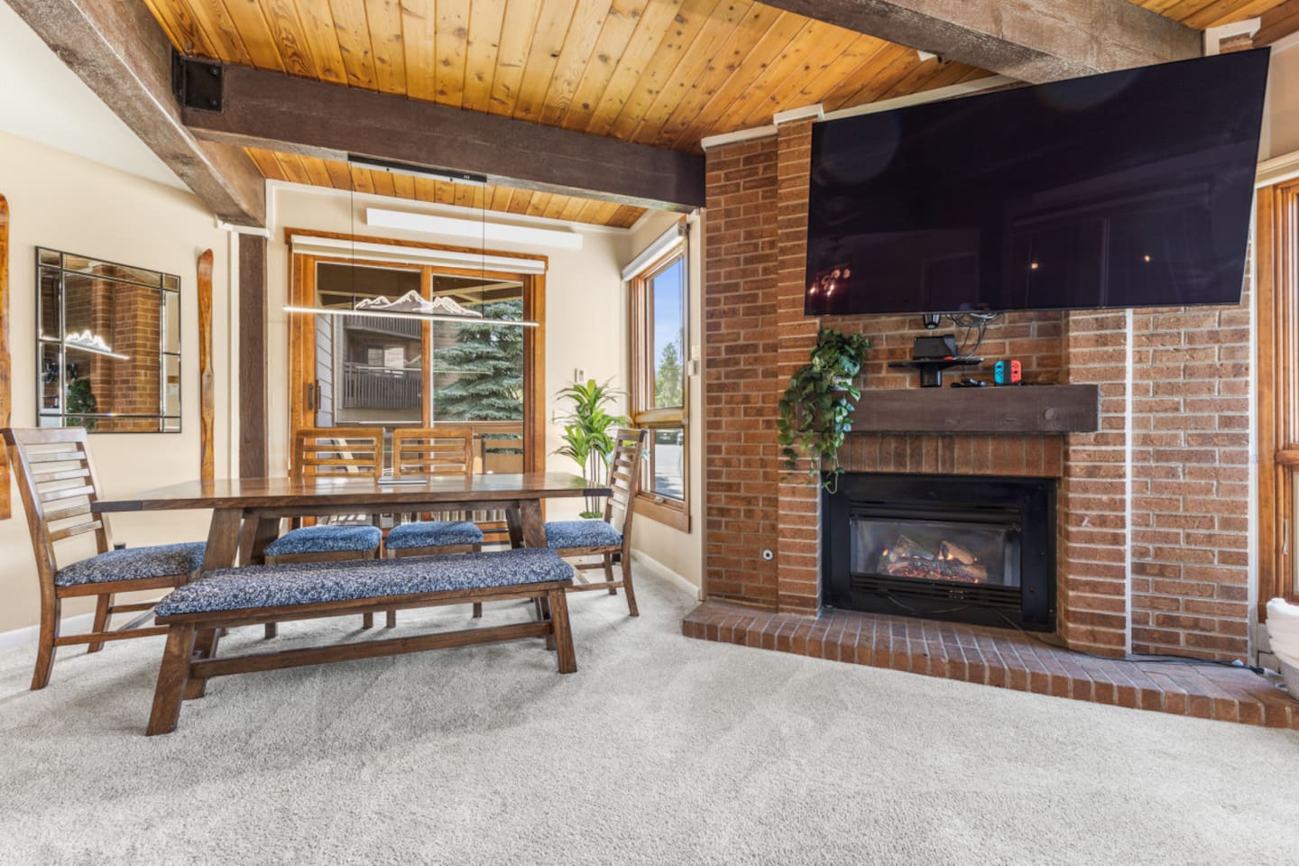 Living Room & Dining Area