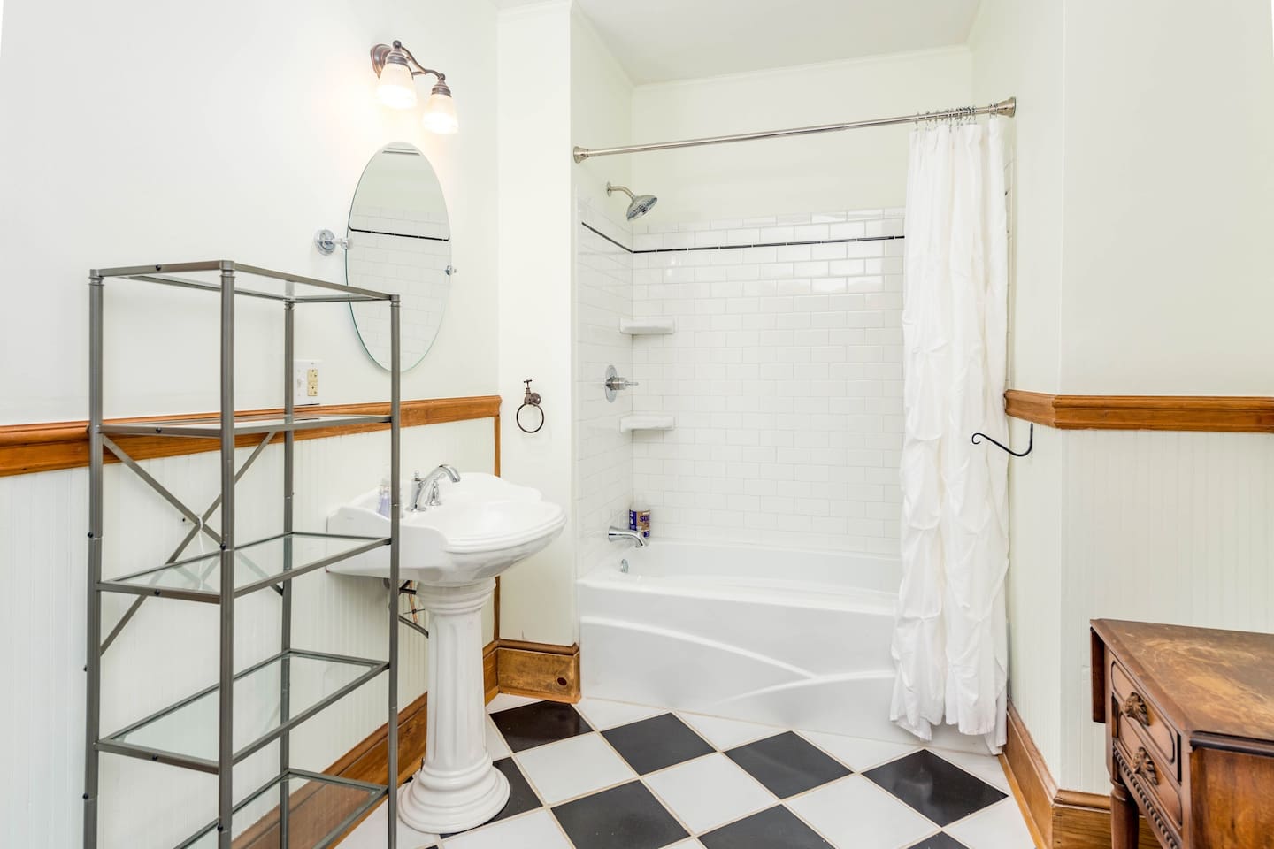 Downstairs bathroom with Tub and Shower Combo
