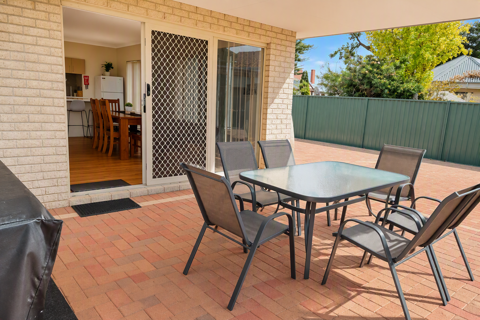 Outdoor Entertaining with BBQ