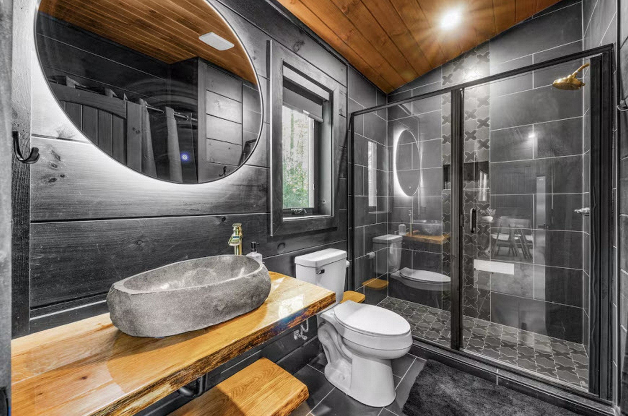 Modern Full bath