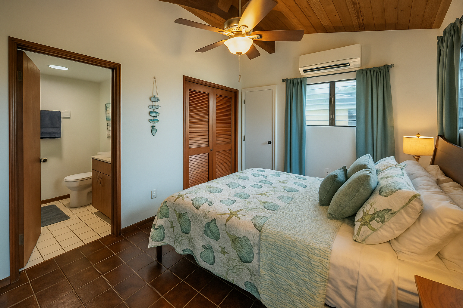 Queen Bed + ensuite bathroom + AC