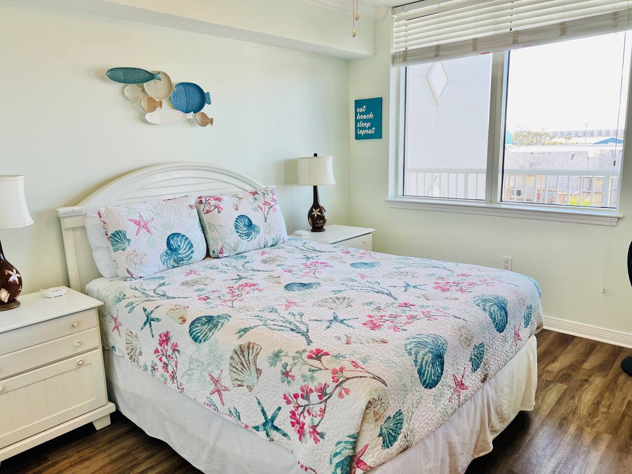 Guest Bedroom - Queen Bed