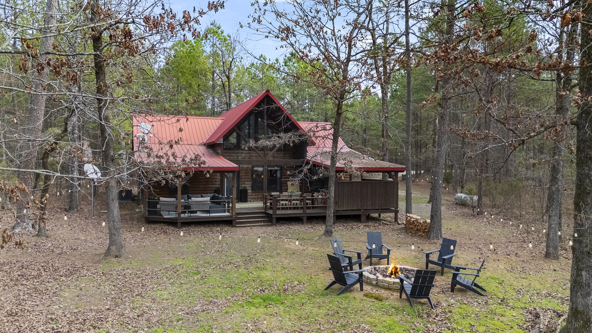 Fire Pit Area:
A dedicated fire pit lounge with ample seating for gathering. Ideal for cool evenings, conversations, and classic s’mores without ever leaving the property.