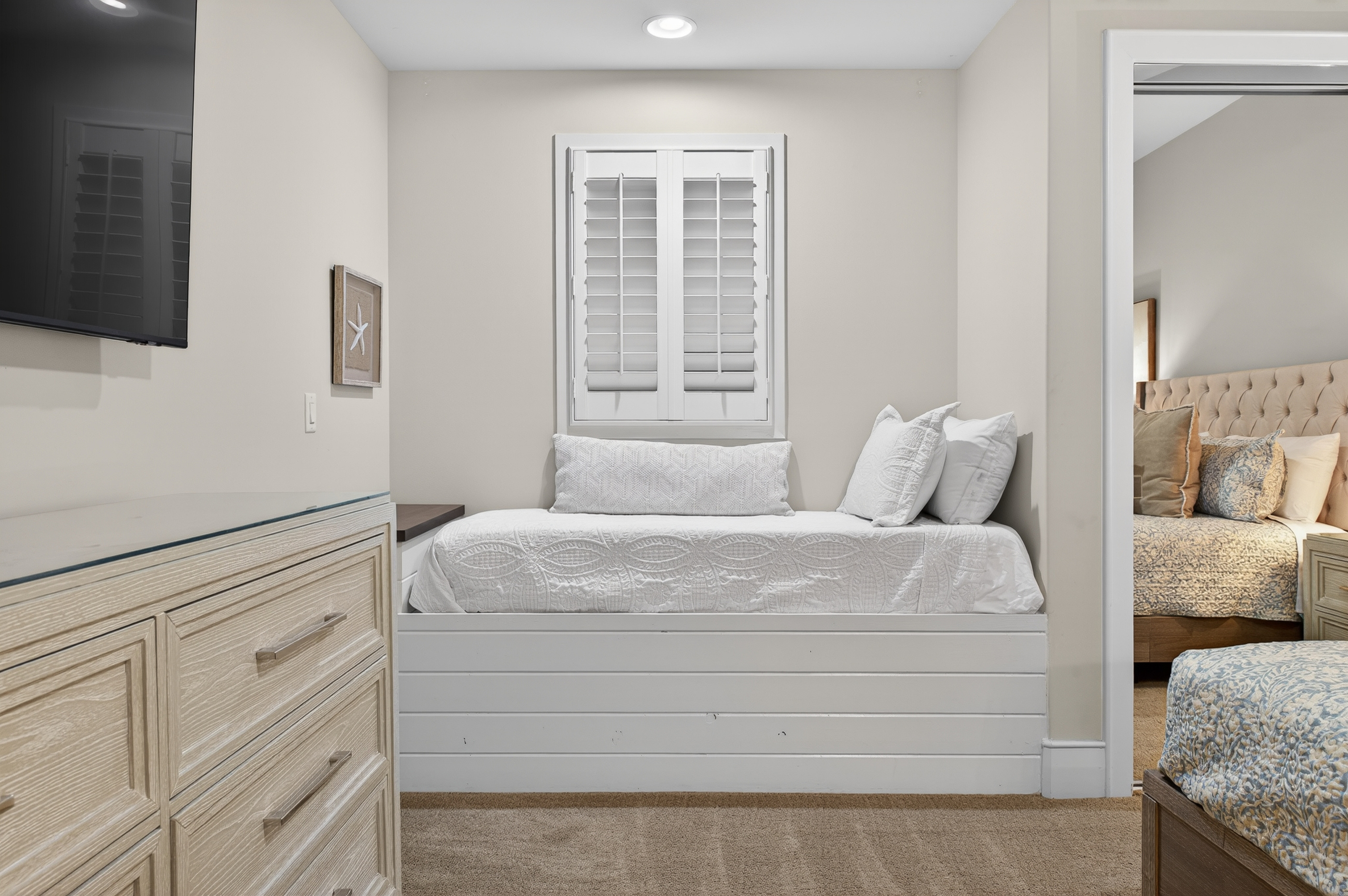 Second King Bedroom with twin day bed