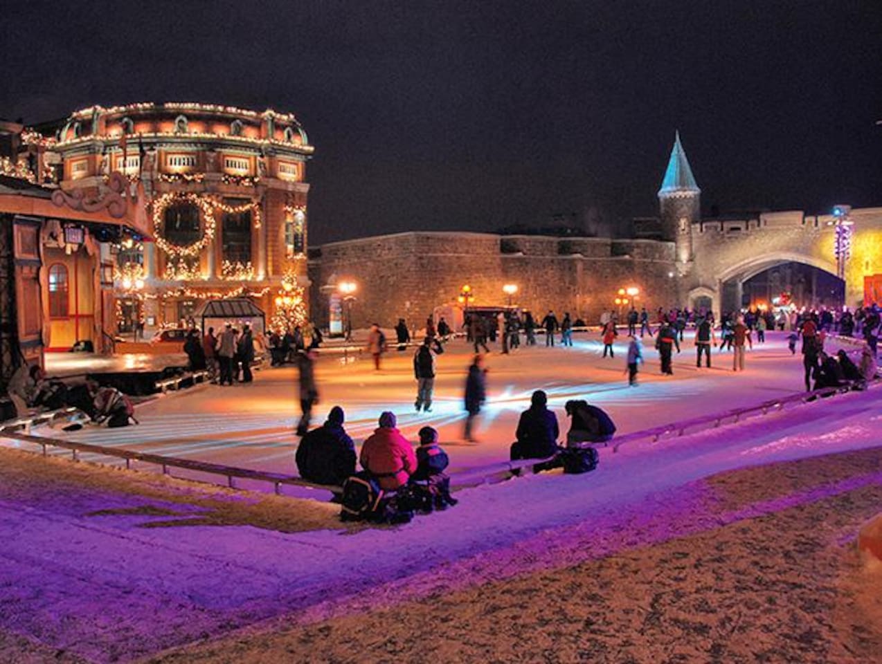 Patinoire gratuite l'hivers, au carrer d'Youville !