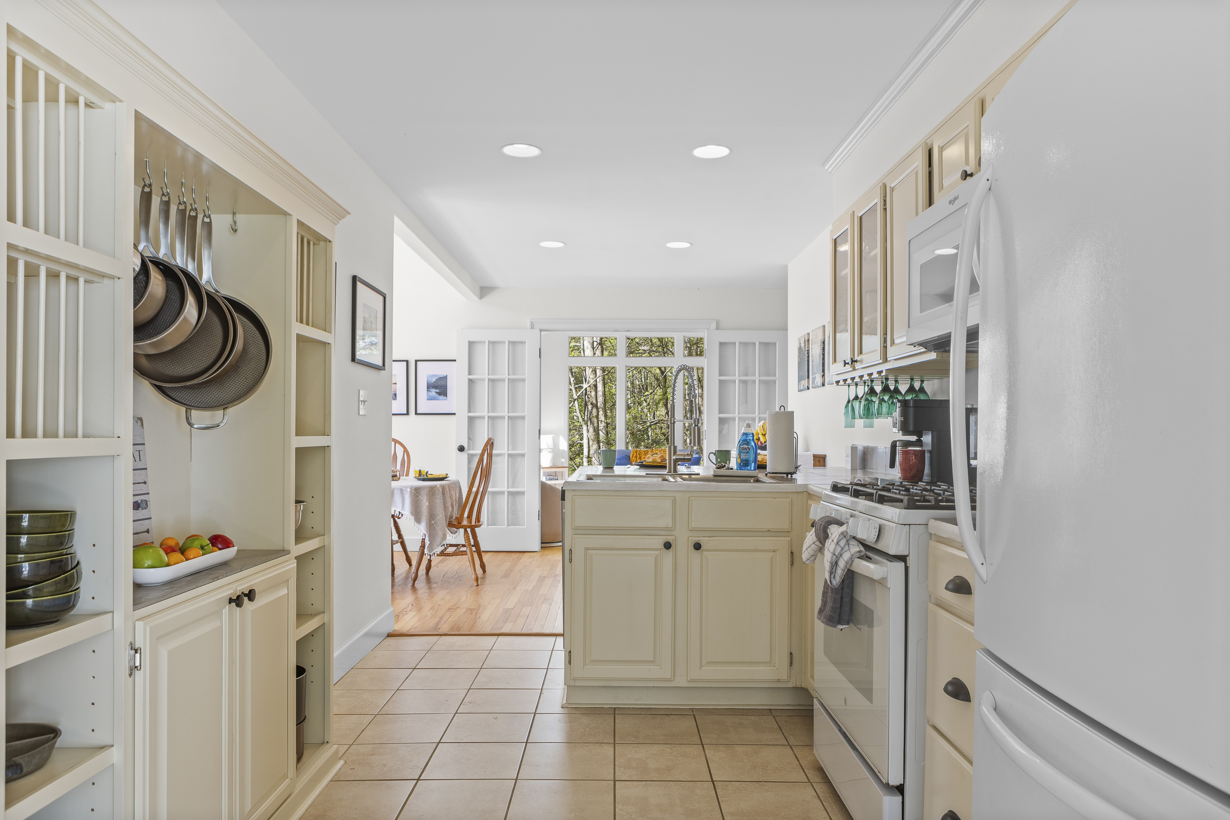 Full Kitchen: Spacious and inviting, ideal for culinary adventures with scenic outdoor views!