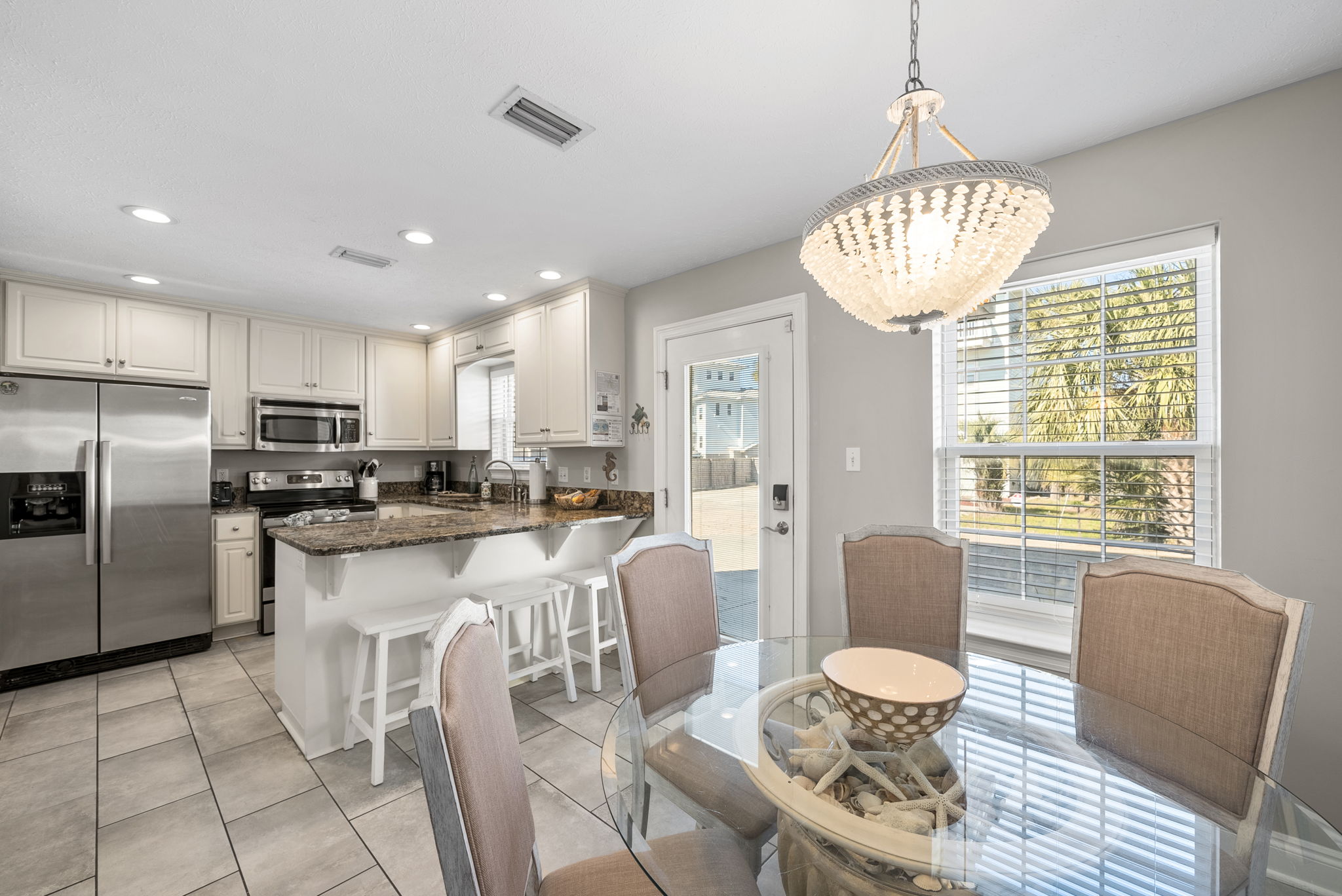 Plus 3 bar stools for additional seating!