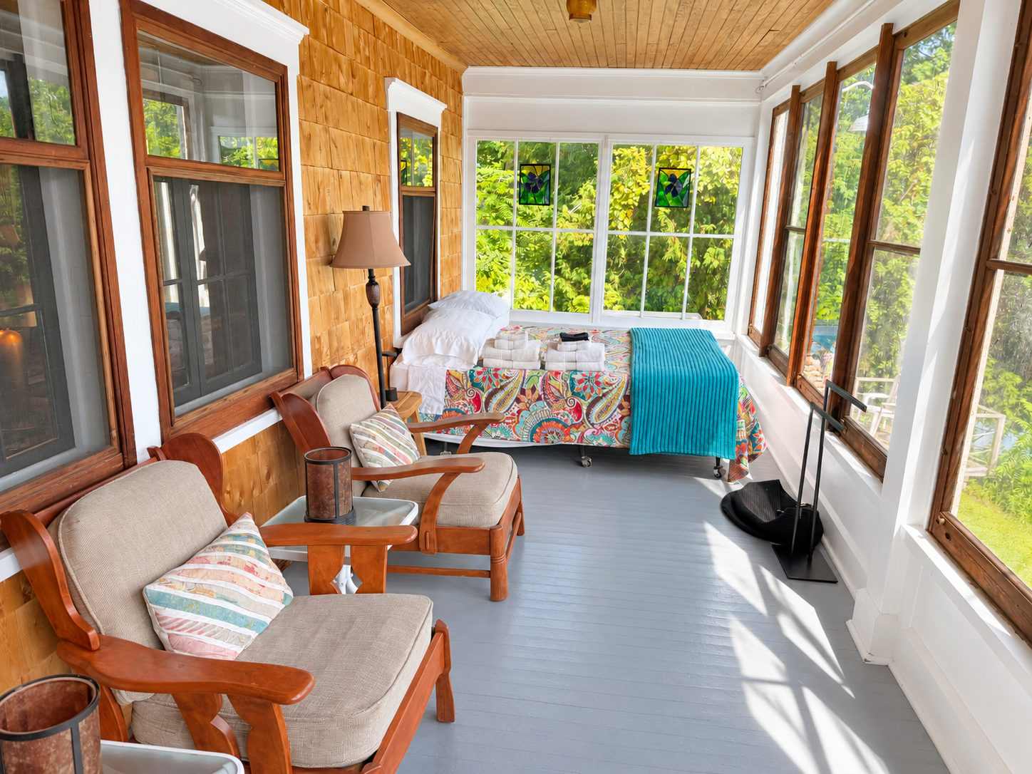 Wake up to the lake - sleeping area on sun porch