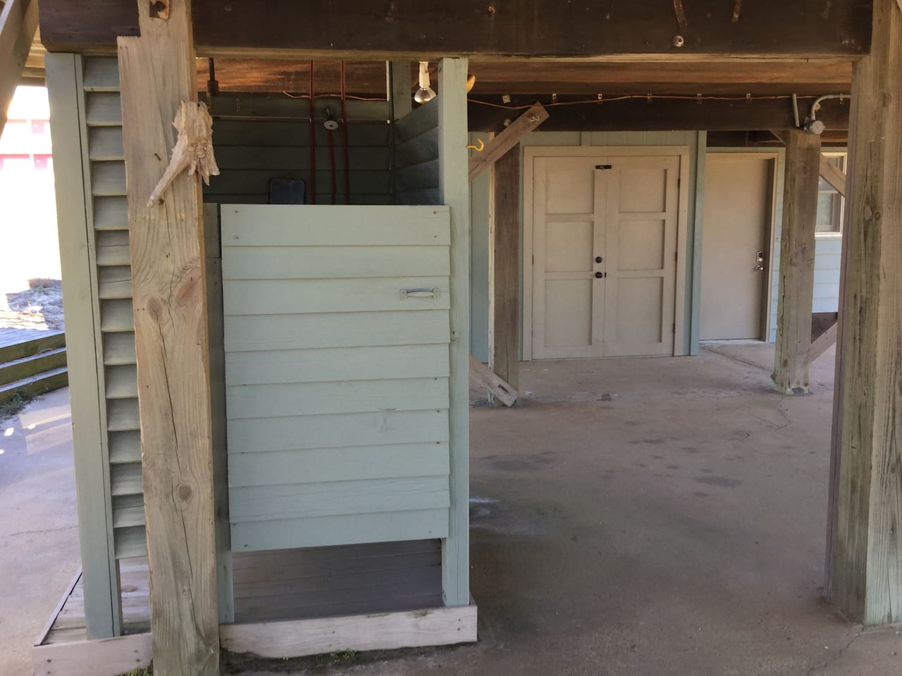 Outdoor hot and cold shower to wash the sand from your toes!