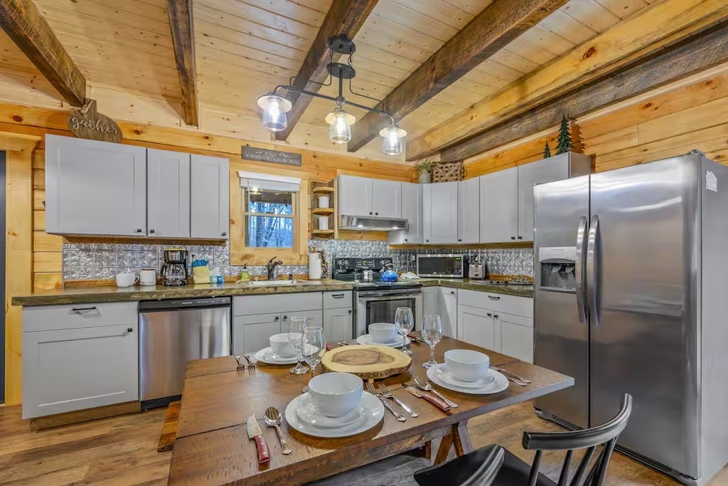 Skip the restaurant and cook a family meal in Bear Paws Cabin